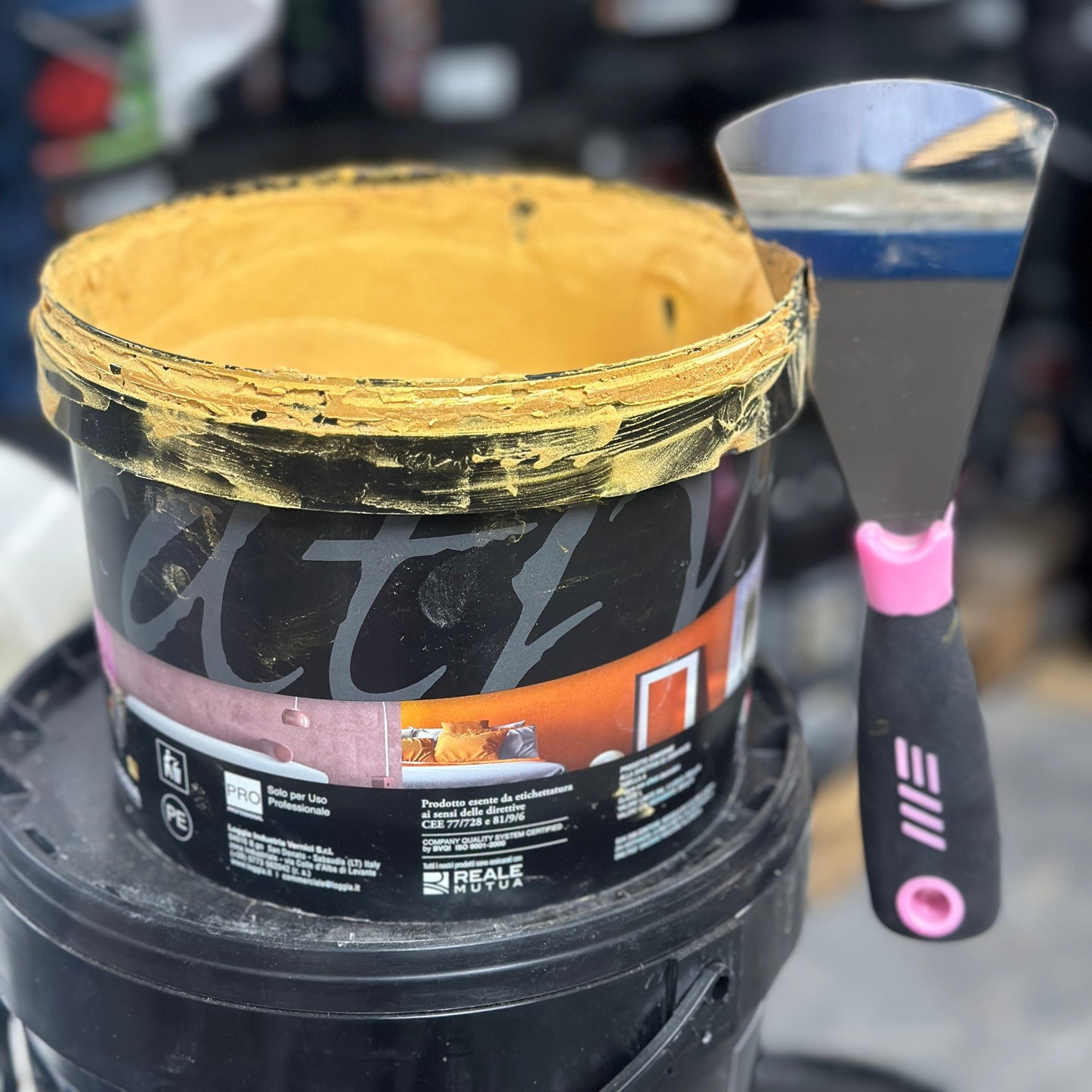 Round Bucket Plaster Spatula